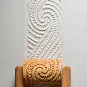 MKM Handle Roller 6cm Maori Spirals 2