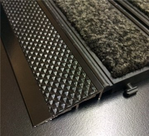 Tredsafe Connex Ramp DT080  Black Carpet to Vinyl Trim - no insert per bar