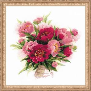 Riolis Peonies and Vase - Cross Stitch Kit