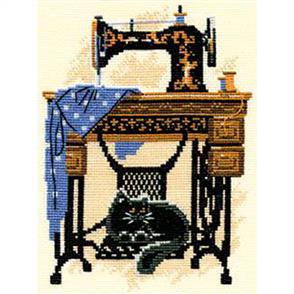 Riolis Cat with Sewing Machine - Cross Stitch Kit
