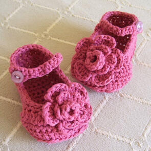 Holland Designs Crochet Pattern - Rose Garden Mary Janes