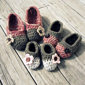 Holland Designs Crochet Pattern - Kids Cakewalk Slippers