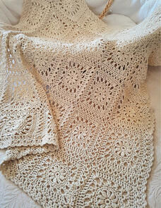 Holland Designs Crochet Pattern - Flower Motif Baby Blanket