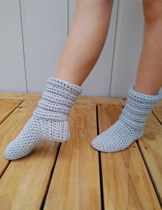 Holland Designs Crochet Pattern - Slouchy Slipper Boots