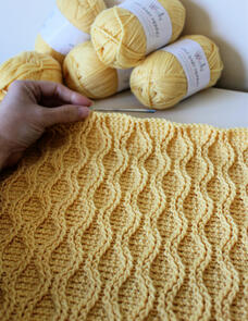 Holland Designs Crochet Pattern - Cable Tryst Throw