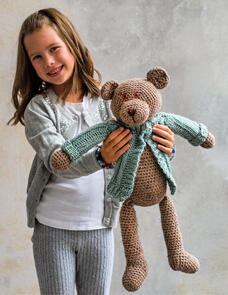 Holland Designs Crochet Pattern - Dressed Up Bears