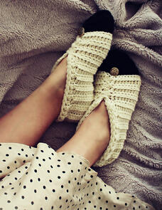 Holland Designs Crochet Pattern - Black & White Slippers