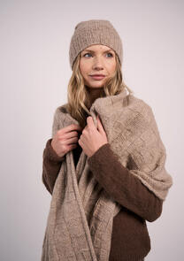 Mode at Rowan Knitting Pattern / Kit - Heather Hat Wrap / Softest Alpaca