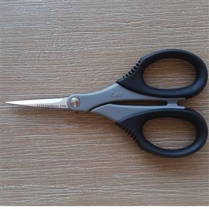 KAI Needlecraft Scissors - 4 1/2"