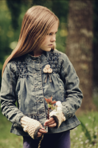 Lisa F LC30 - Emeline Brooch & Mitts - Knitting Pattern / Kit