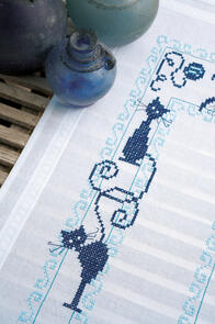 Vervaco Cross Stitch Table Runner Kit - Cheerful cats