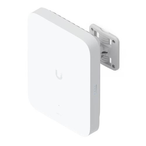 Outdoor 5G modem for UniFi deployments