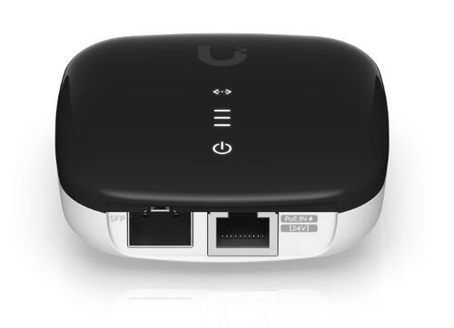 Gigabit 10/100/1000BASE-T to SFP Media Converter, PoE Powered